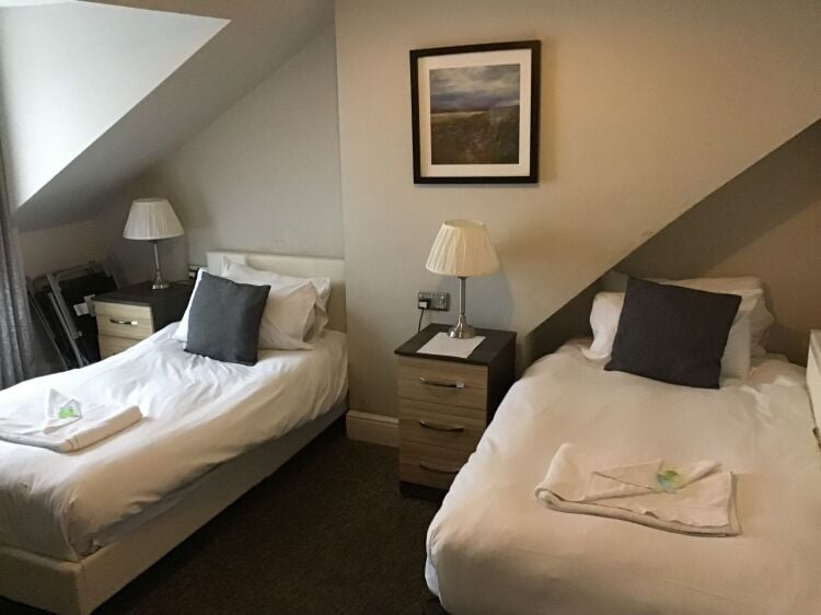GUEST HOUSE IN VIBRANT SEASIDE TOWN, VALE OF GLAMORGAN Photo 3