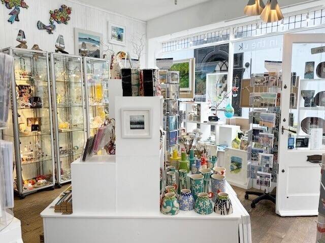 ART, CRAFT, & GIFT GALLERY