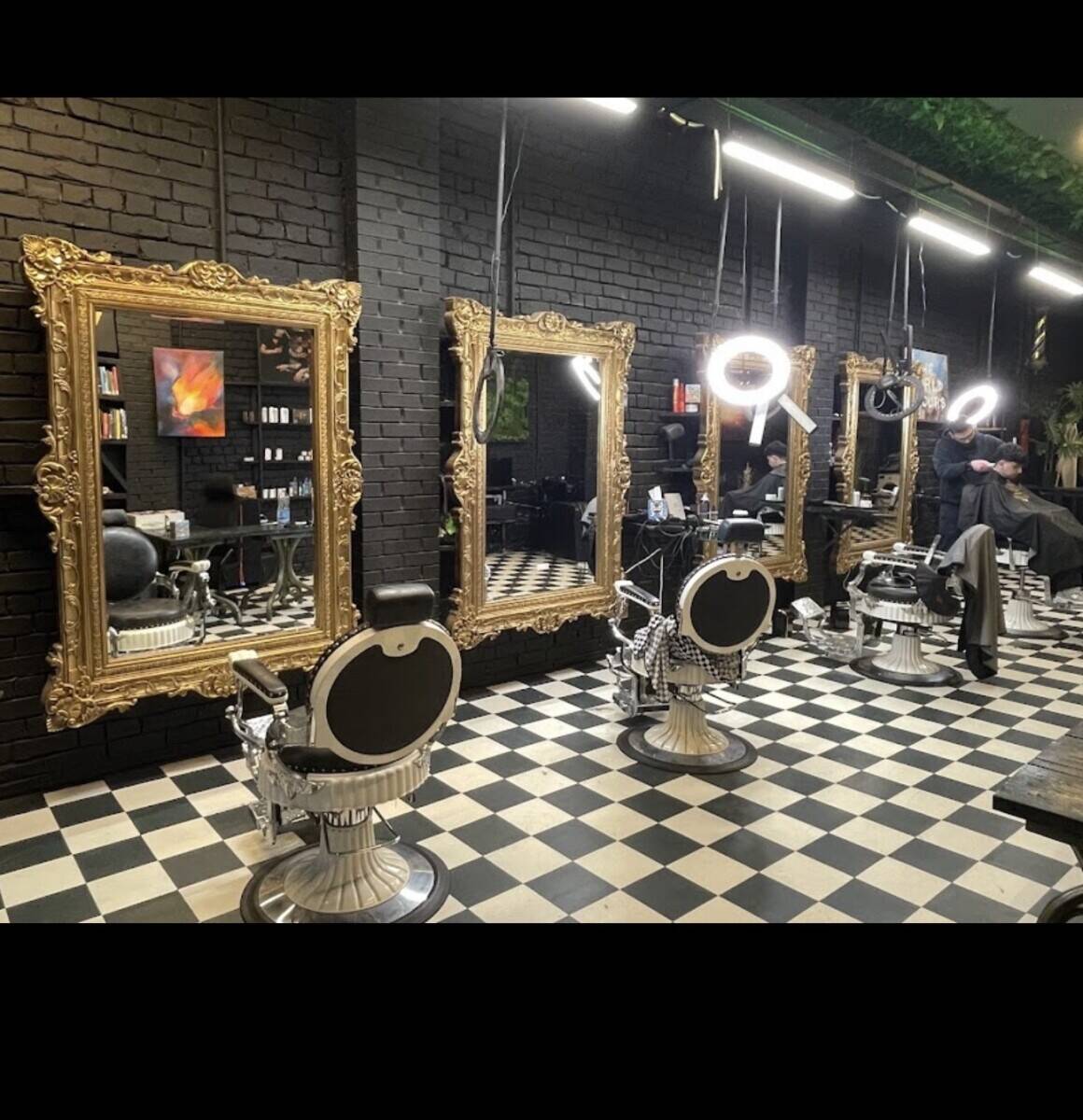 City centre Nottingham barber shop ready to go Photo 3