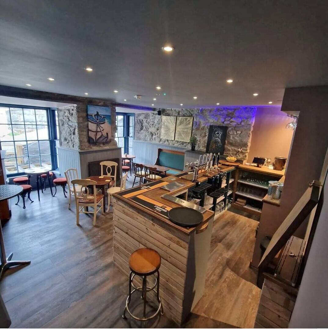 GWYNEDD - REFURBISHED PUBLIC HOUSE WITH EIGHT LETTING ROOMS Photo 3