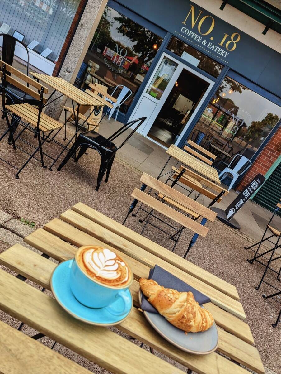 BUSY, PROFITABLE COFFEE SHOP & EATERY IN CALVERTON ‘FOR SALE’.