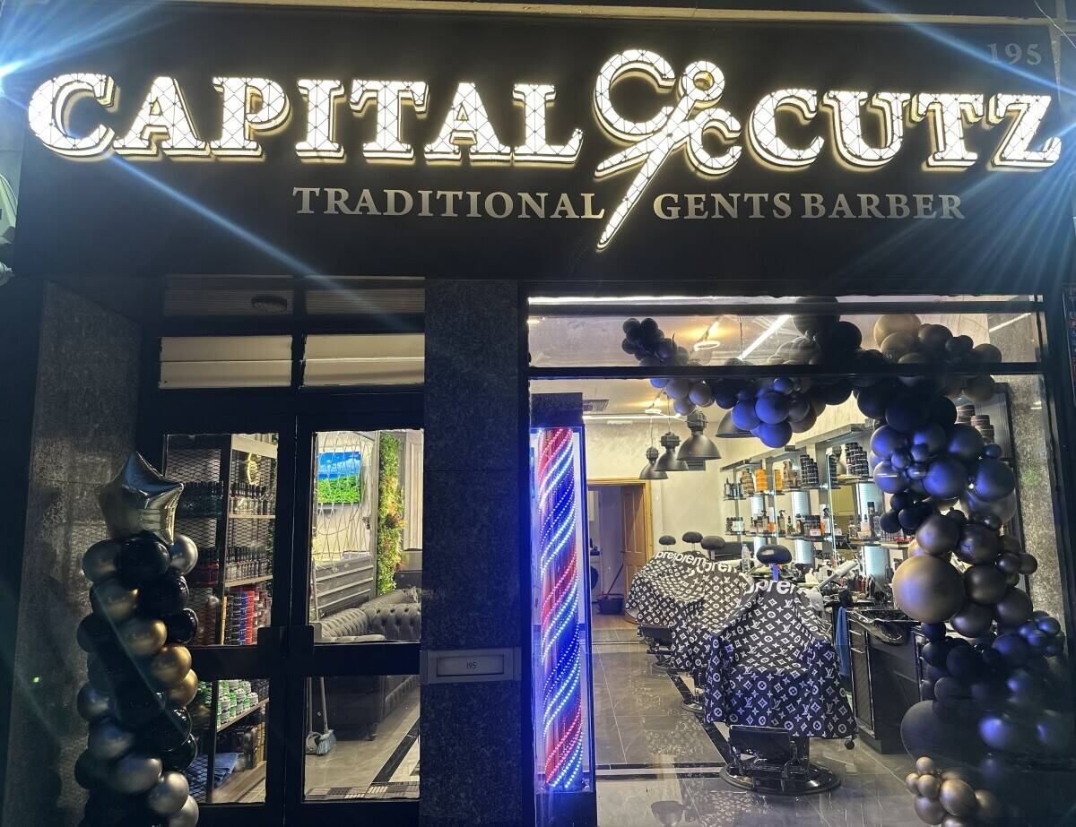 Traditional gents Barbershop Photo 3
