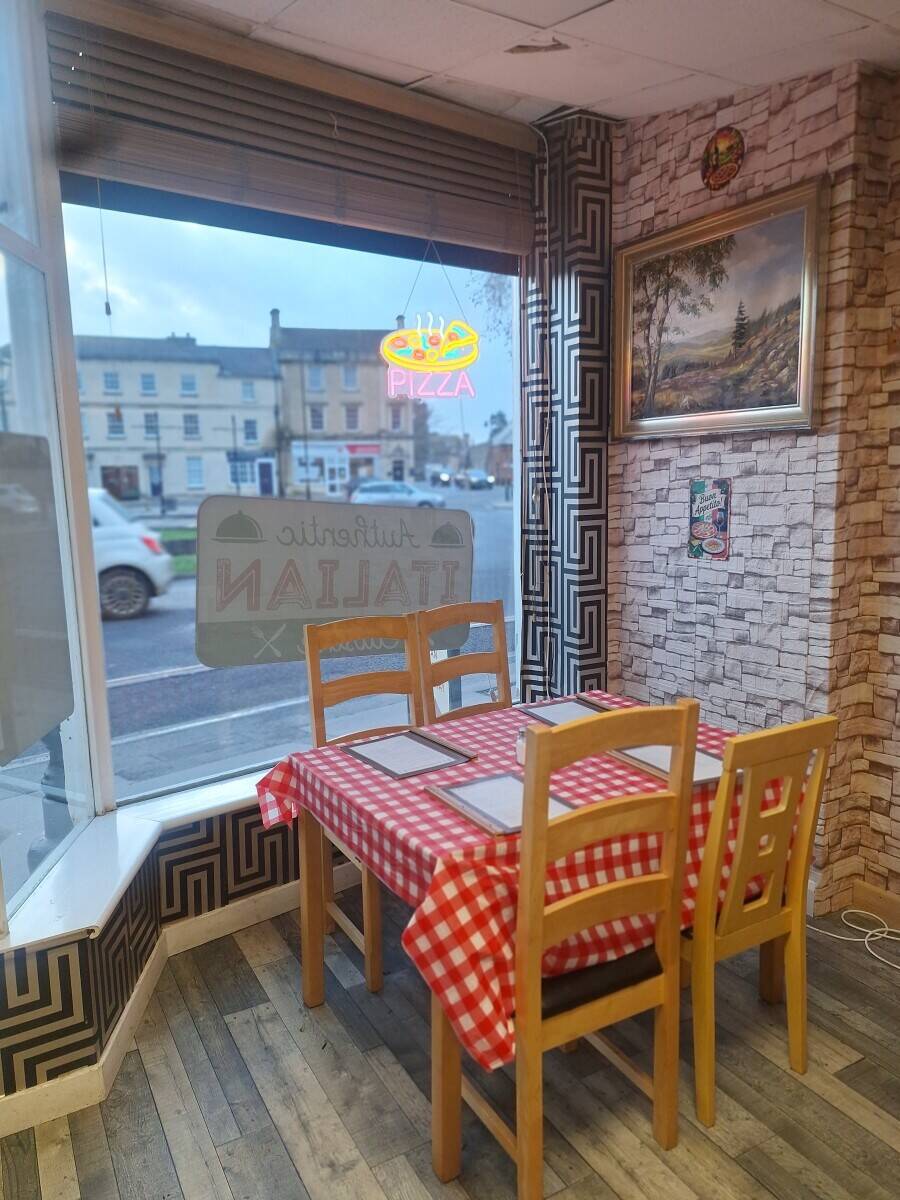 Authentic Italian Restaurant and Takeaway, in the middle of Melksham, Wiltshire Photo 3