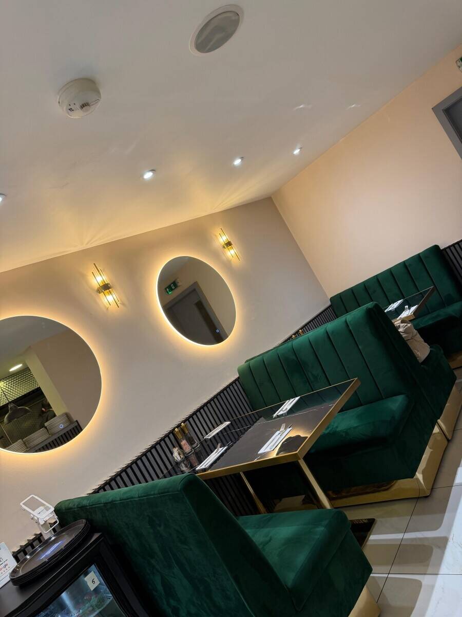 Brunch Restaurant for Sale - Prime High Street Location