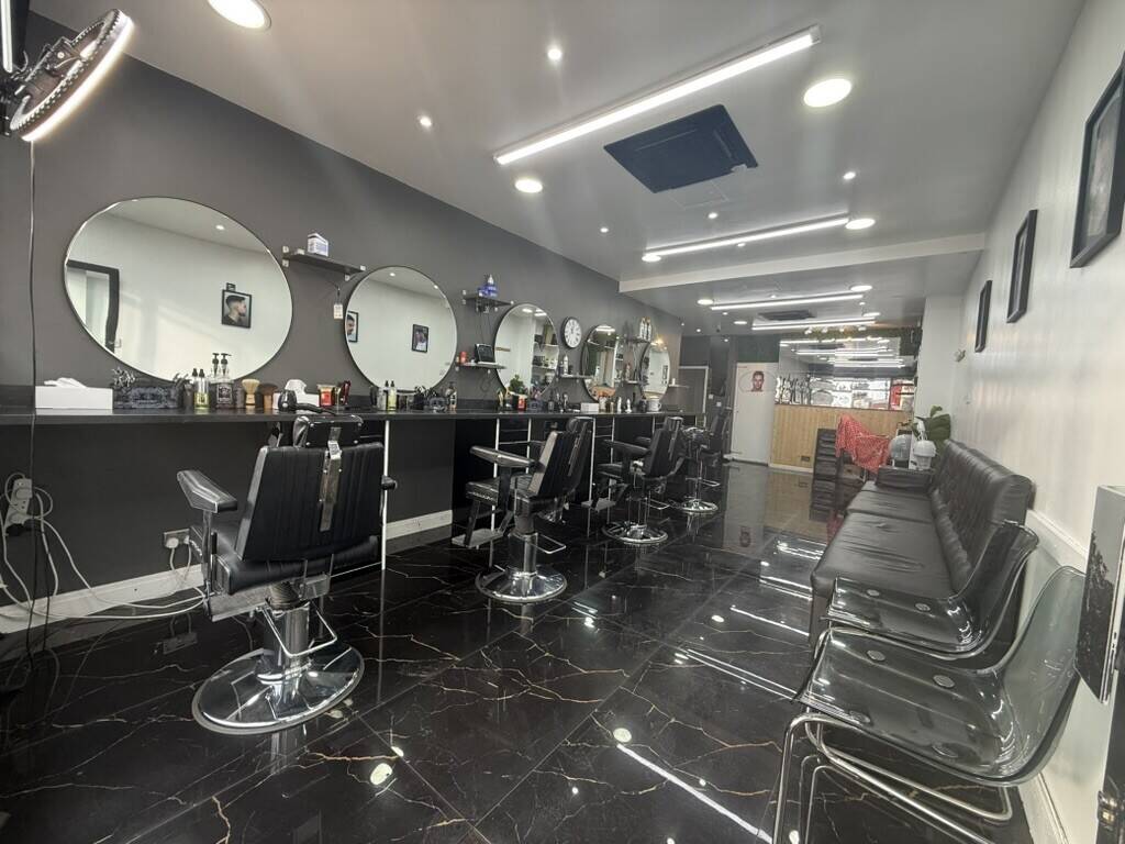Established Hair & Beauty Salon Lease for Sale