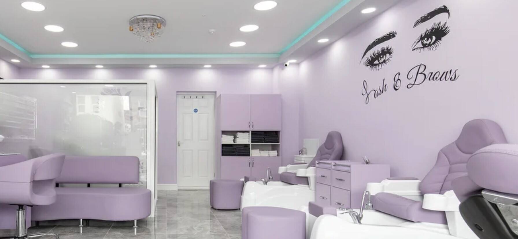 Beauty salon for sale long lease in Hounslow London. Photo 4