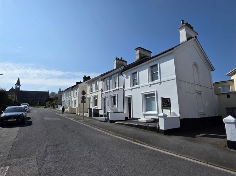 Auction Lot: Vacant Office Building in Newton Abbot For Sale in Newton Abbot