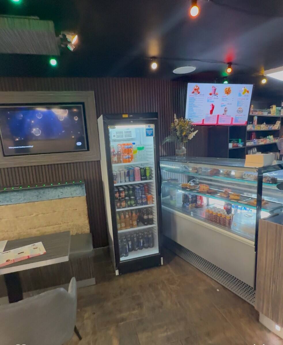 Takeaway & Dessert Shop for Sale &ndash; Turnkey Opportunity Fully operational and Well-presented Photo 4