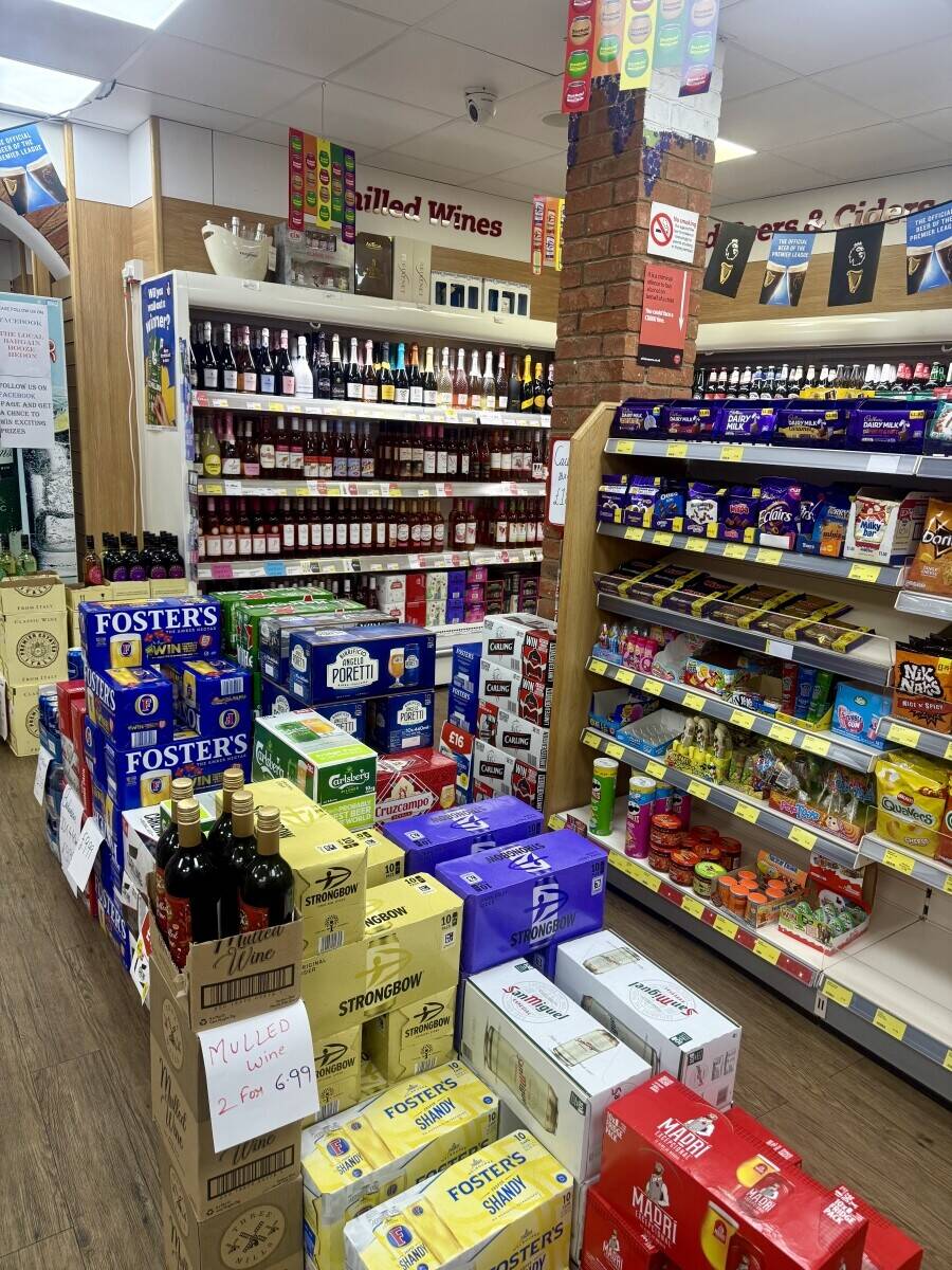Busy off licence shop for sale Photo 3