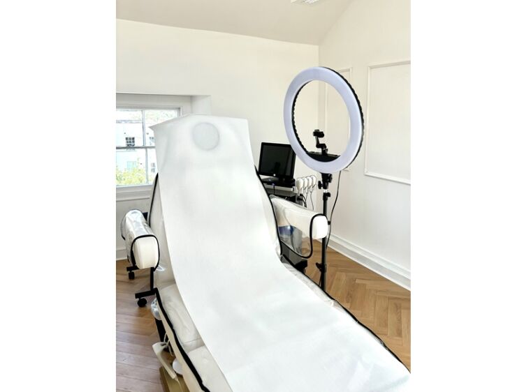 Glow, Grow & Go – Stylish Bristol Beauty Salon With Strong Following