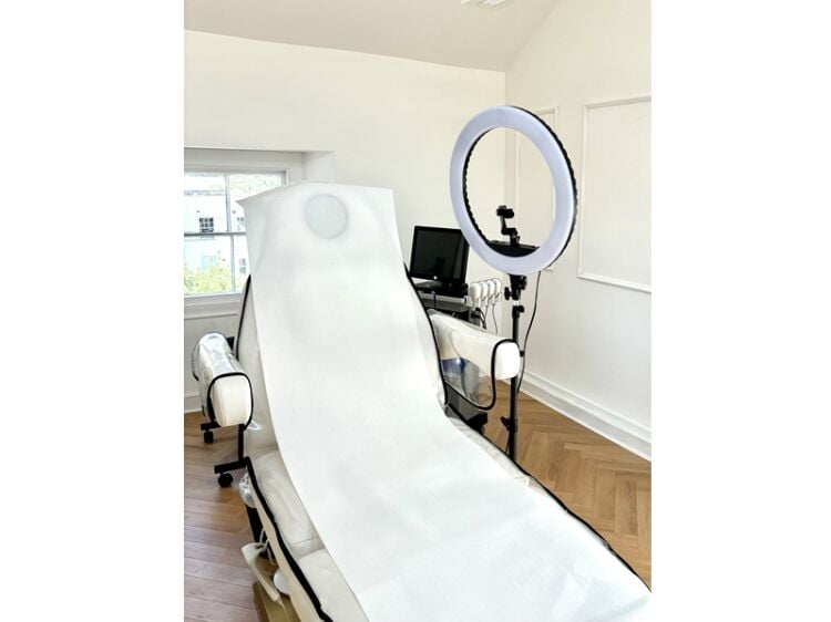 Glow, Grow & Go – Stylish Bristol Beauty Salon With Strong Following Photo 3