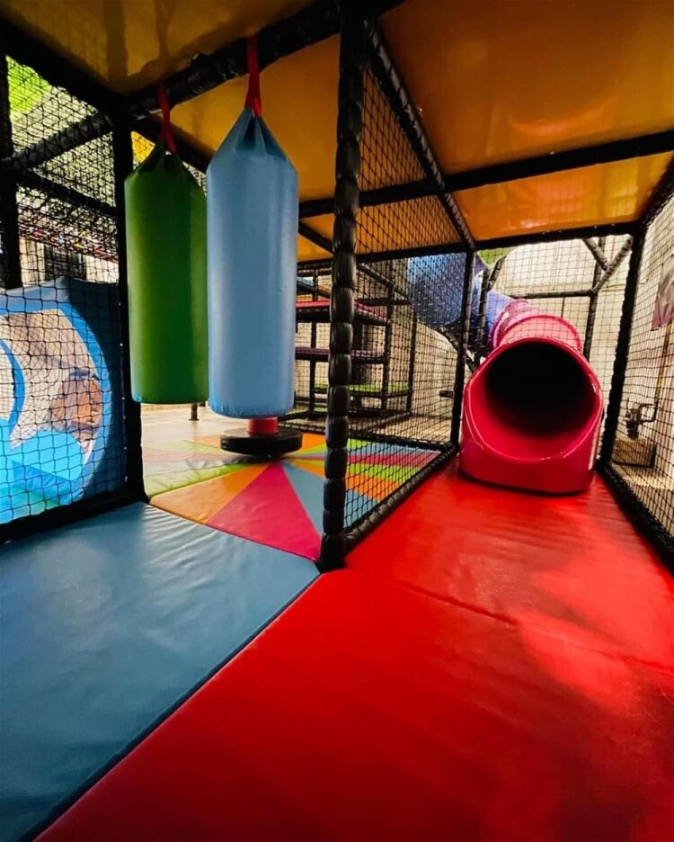 POPULAR SOFT PLAY CENTRE AND CAFÉ Photo 3