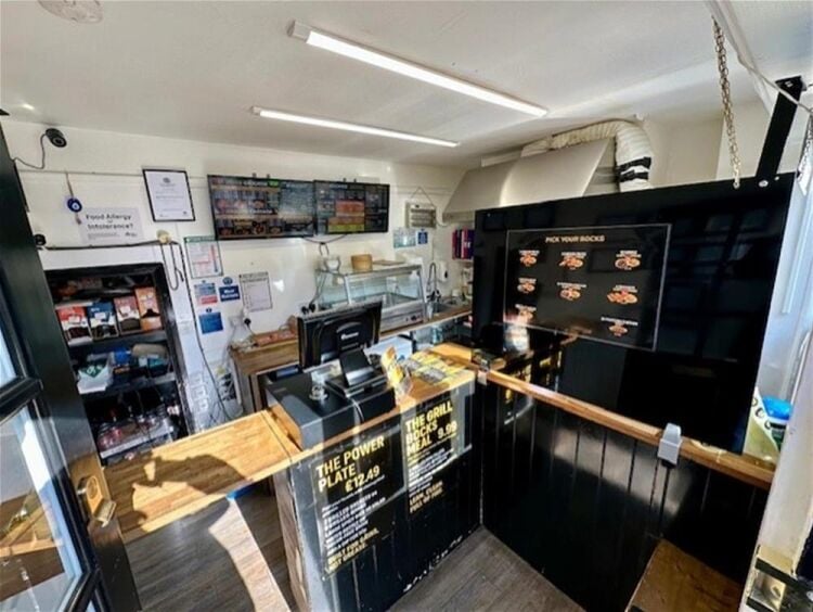 LEASEHOLD FRIED CHICKEN/BURGER TAKEAWAY