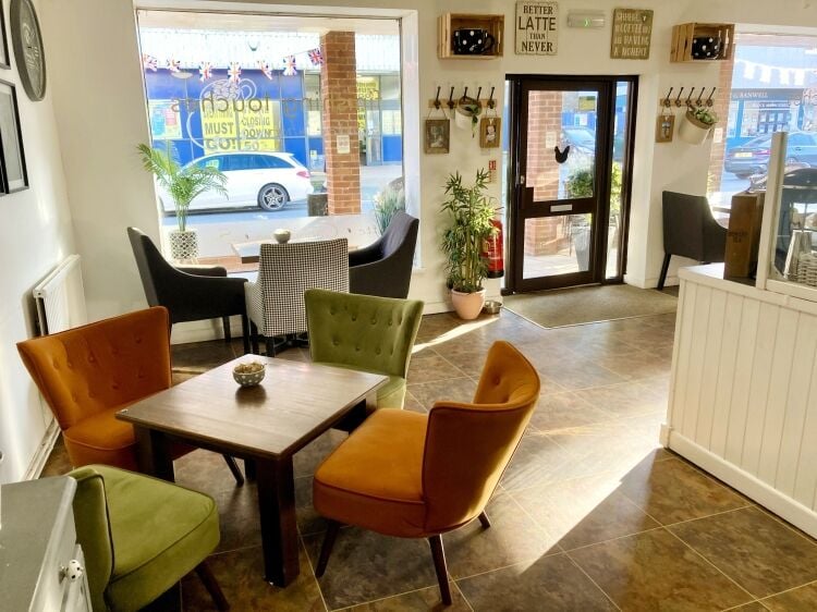 CAFÉ/COFFEE SHOP