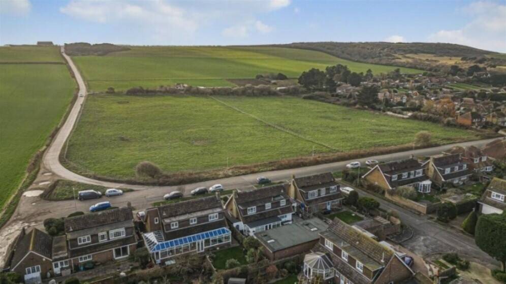 PRIVATE SWIM SCHOOL BUSINESS & EXTENSIVE FAMILY HOME - FOR SALE- SEVEN SISTERS, EAST SUSSEX Photo 3