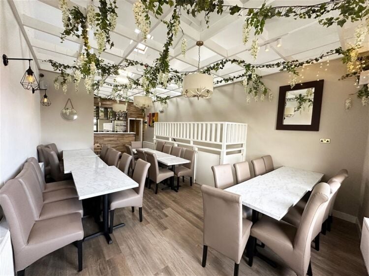 Restaurant in Hale