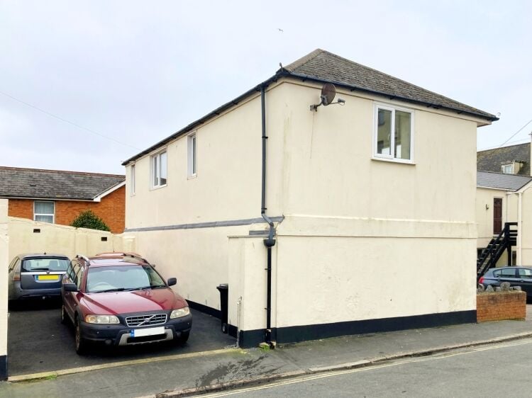 FREEHOLD INVESTMENT PROPERTY OPPORTUNITY