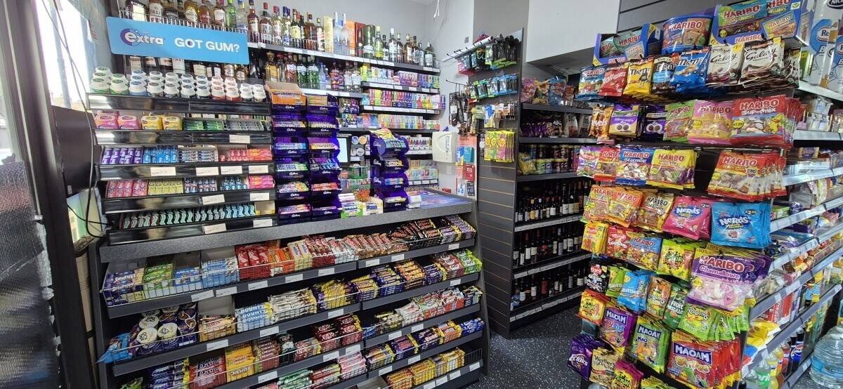 Convenience store for Sale in London Photo 3