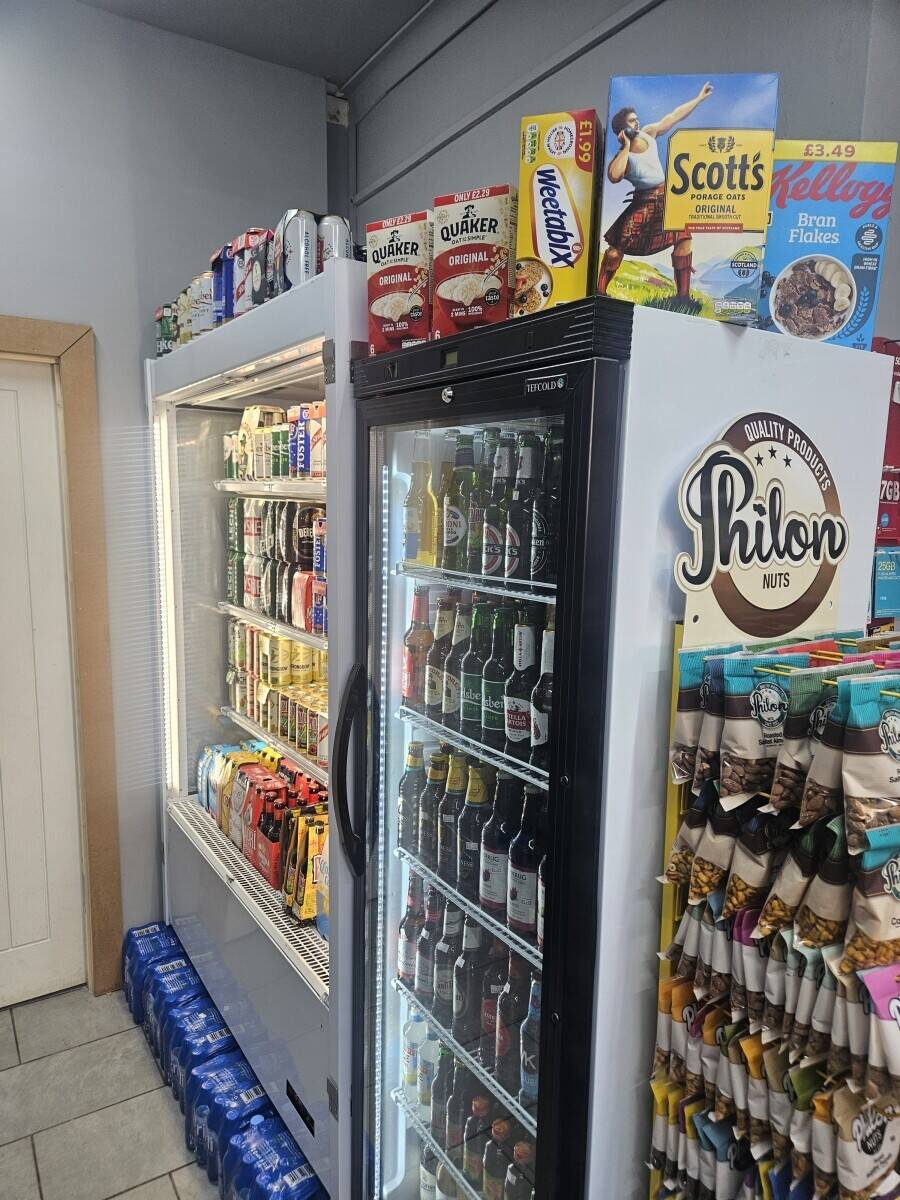 Well presented off-license shop in busy location with high footfall and lots of residential