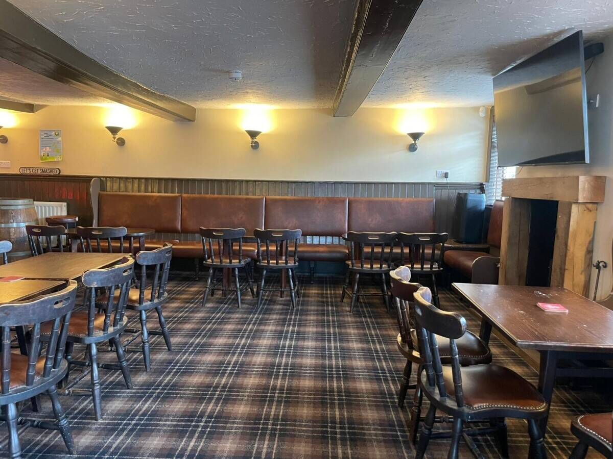NOTTINGHAMSHIRE - FOUR BEDROOM, 100% WET-LED FREEHOUSE WITH CAR PARK