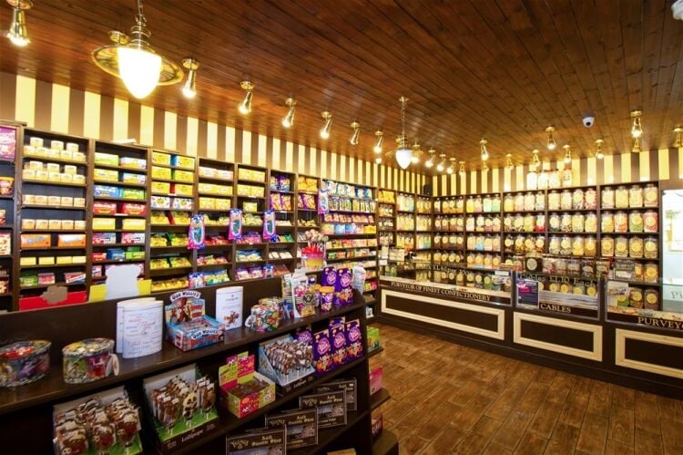 Youngs Auld Sweetie Shop, Inverness Photo 3