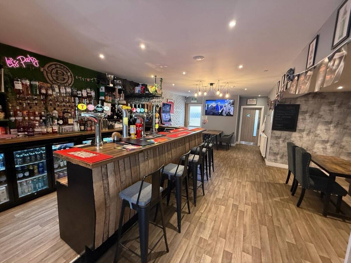 An Impressive Multi-Income Hotel Offered in Immaculate Condition (ref 1807)