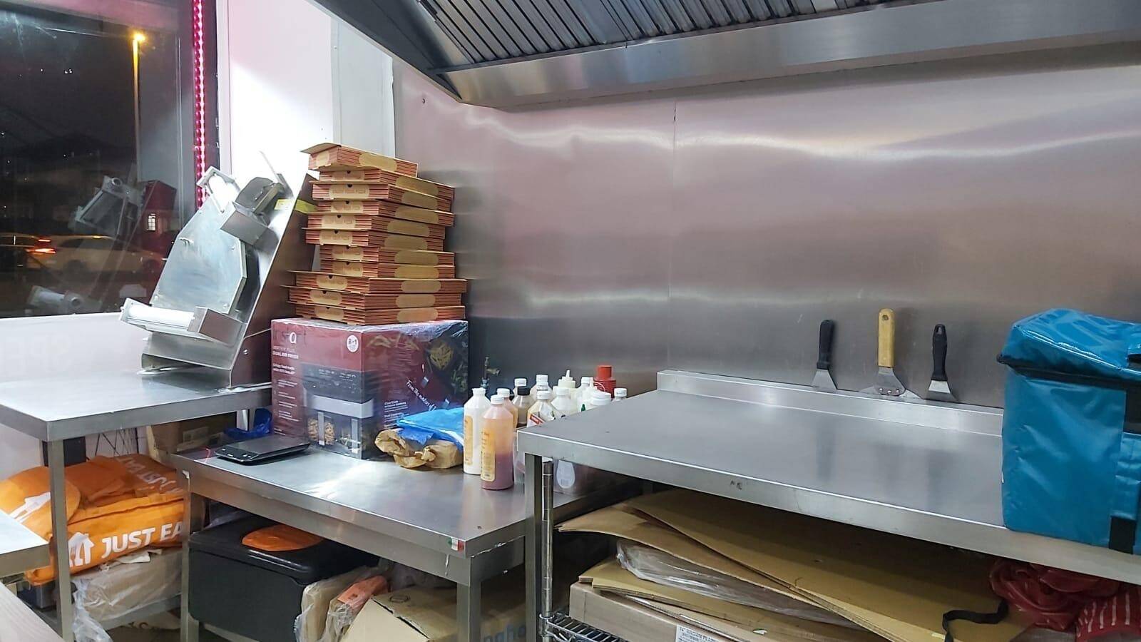 Pizza Shop in Morden for Sale