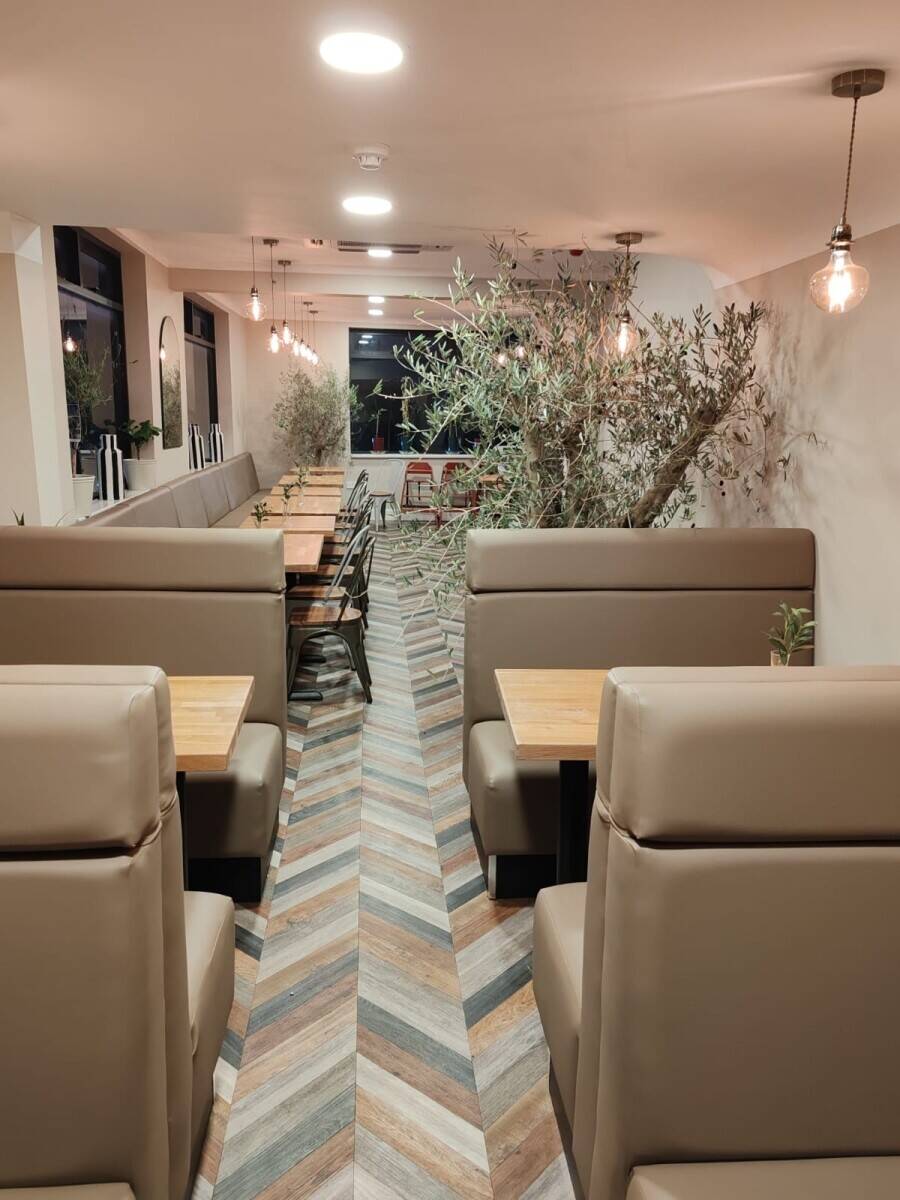 Luxurious Café/restaurant for sale/share