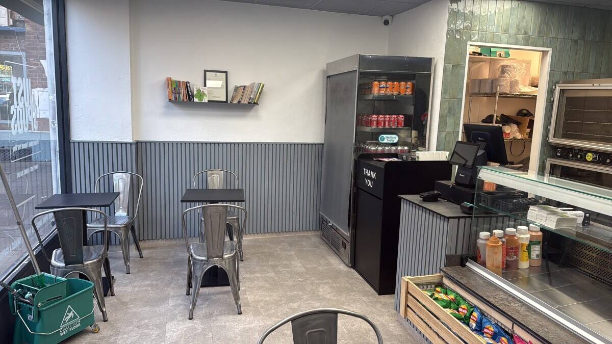BUSINESS FOR SALE IN AYLESBURY TOWN CENTRE