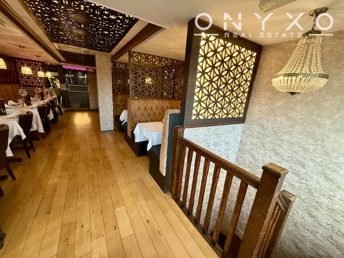 Long Established Indian Restaurant & Takeaway Opportunity in London Photo 3