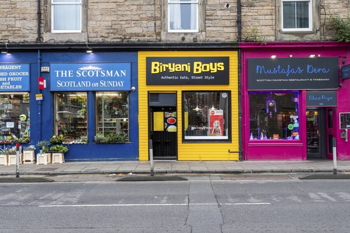Prominent busy Indian Takeaway for sale in Edinburgh Photo 3