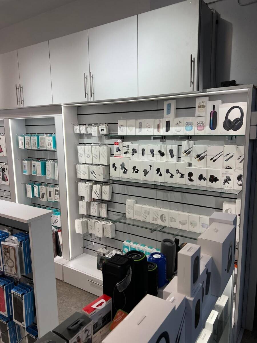 Mobile Phone Shop with Repairs, Accessories & Vapes – Prime Location