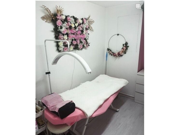 Glow With Confidence – Established Tanning & Beauty Salon Photo 3