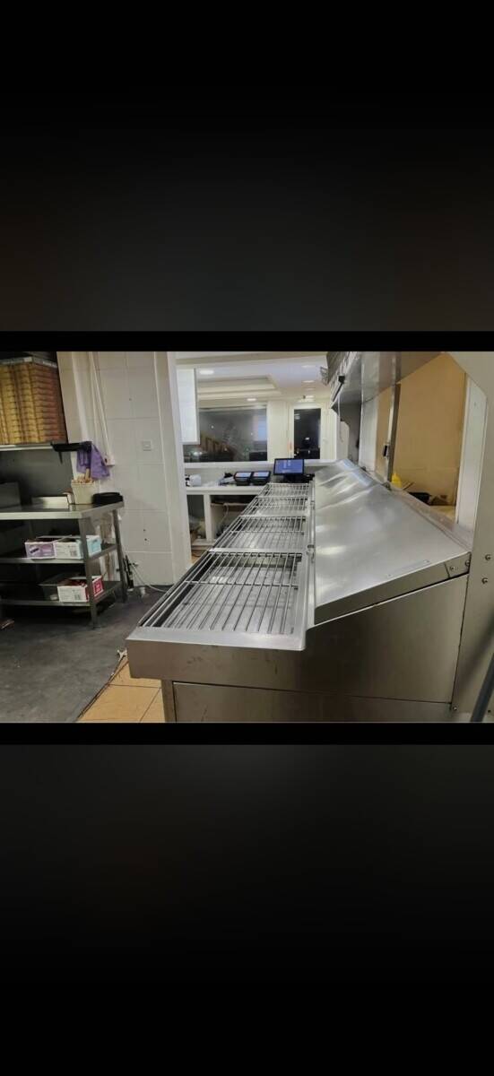 Profitable Pizza Takeaway In Denton, Manchester Photo 3