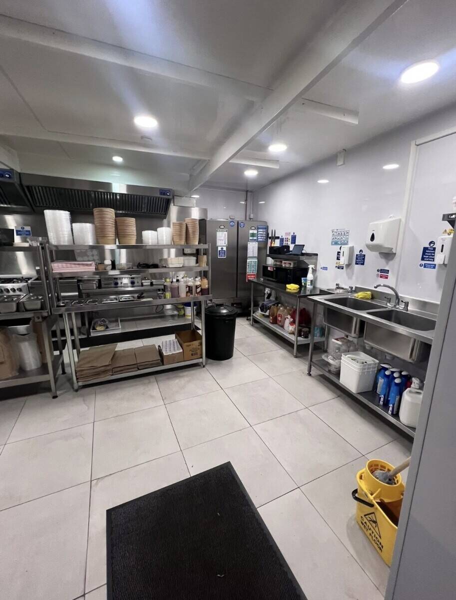 Profitable Dark Kitchen for Sale – Fully Equipped, Turnkey & Ready to Run – Dunstable