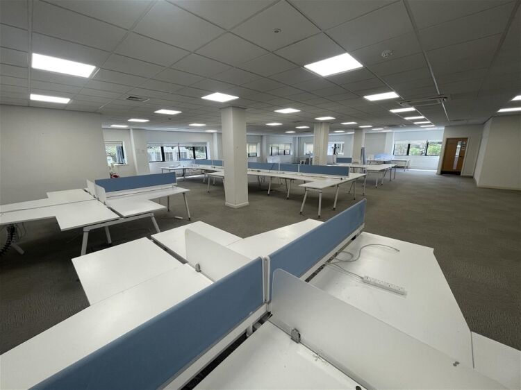 Modern office premises just off the A38 For Sale in Newton Abbot Photo 3