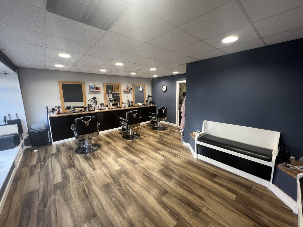 Traditional barbershop located in the ever-expanding village of East Calder (ref 1813) Photo 3