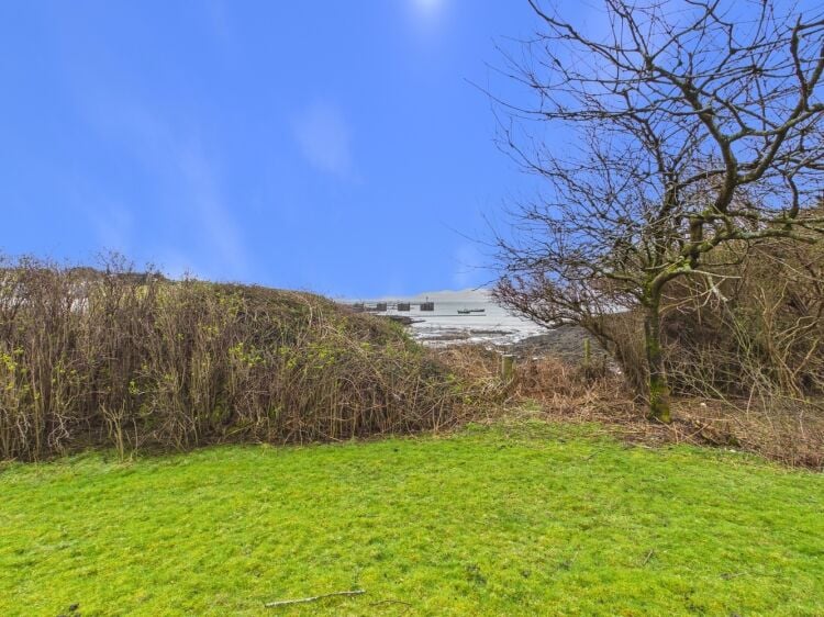 Island retreat with superb harbour views and potential Photo 3