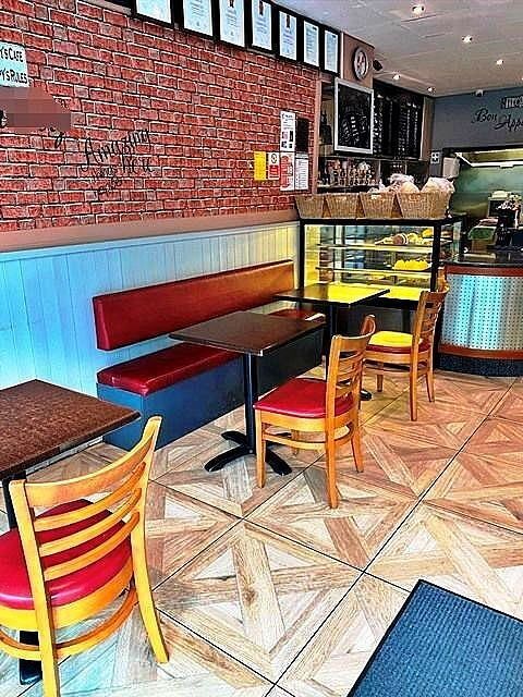 Portuguese Café & Deli full A3 Licence, With Specialist Groceries brazilian, South African And Portuguese And Gaming Zone for Sale Photo 3