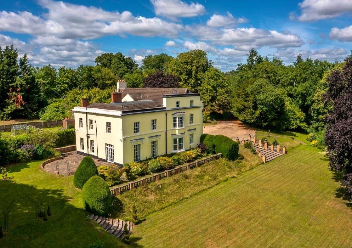 High Performing Large Country House Holiday Let