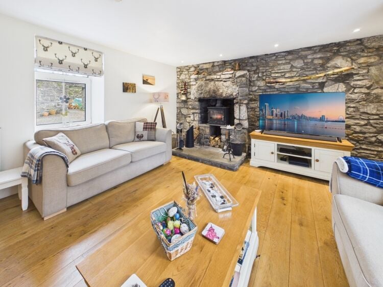 Stunning Highland home with thriving B&B business Photo 3