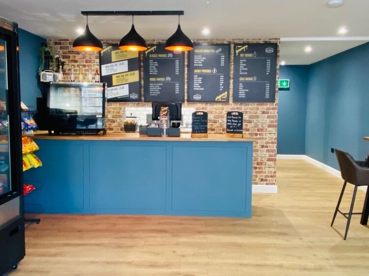 Leasehold Sandwich Bar Located In Retford Town Centre