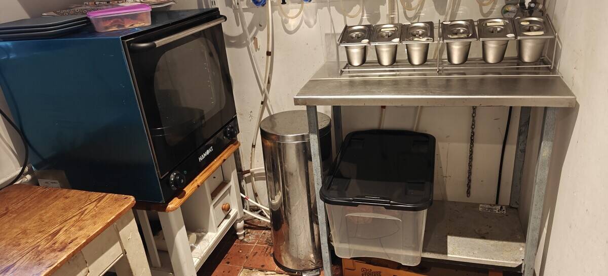 Two Restaurants Bar Setup With 2BHK Accommodation Photo 4