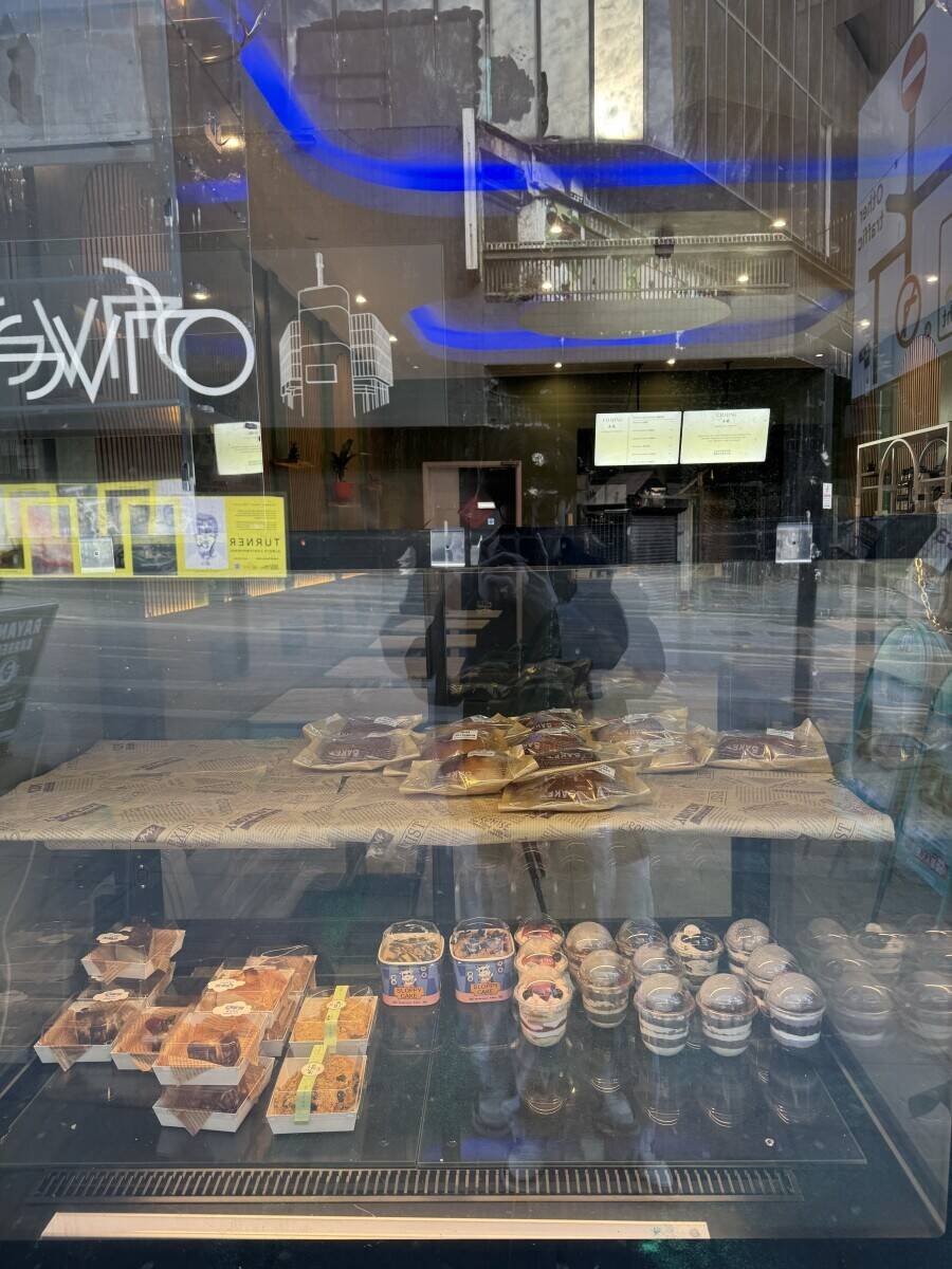 Modern Café Near University Area – Fully Equipped – Liverpool