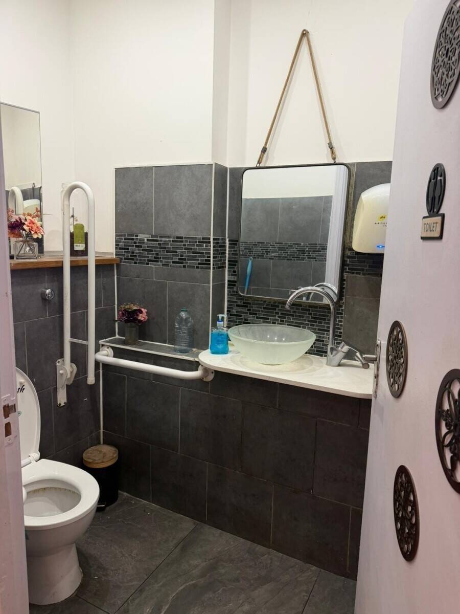 Shisha Lounge for Sale in East London