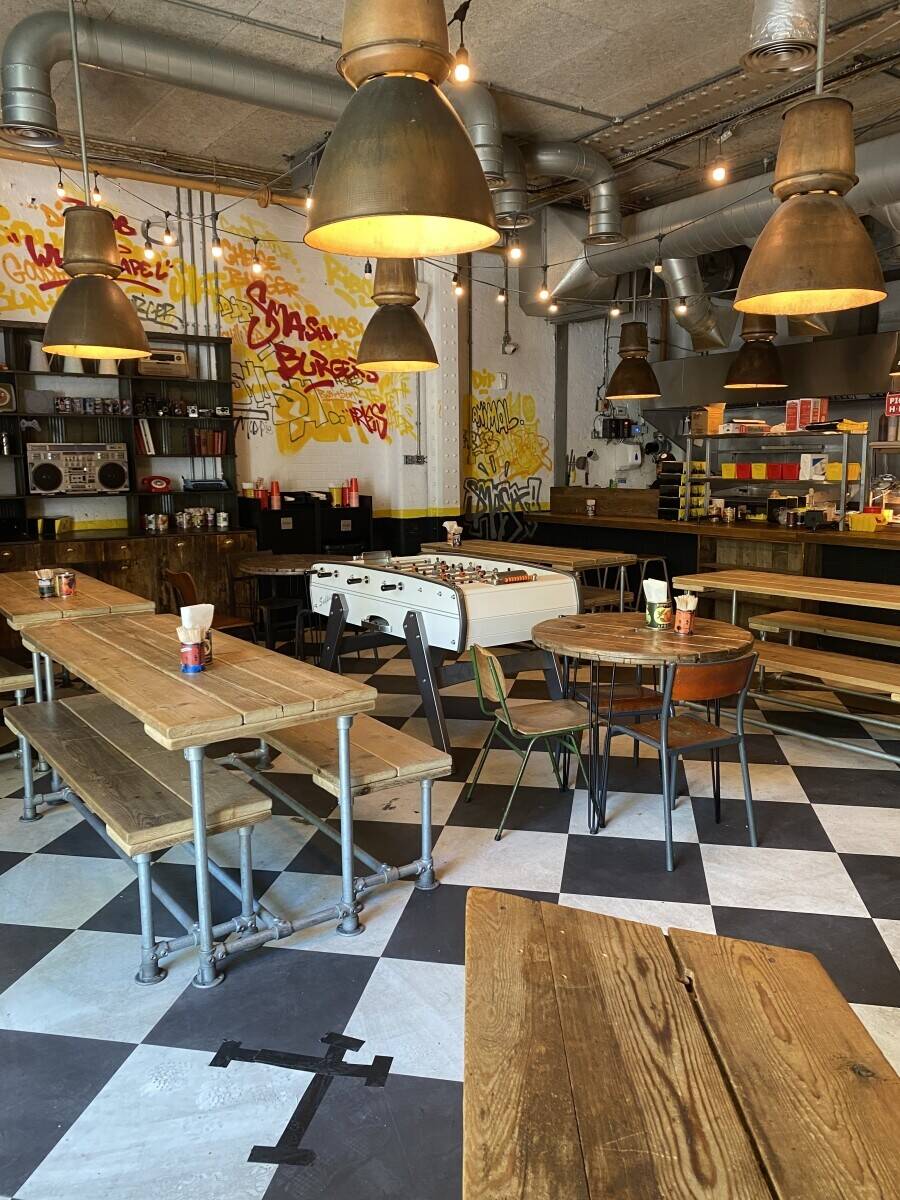 Restaurant/Takeaway/Bar/WHITECHAPEL Photo 3