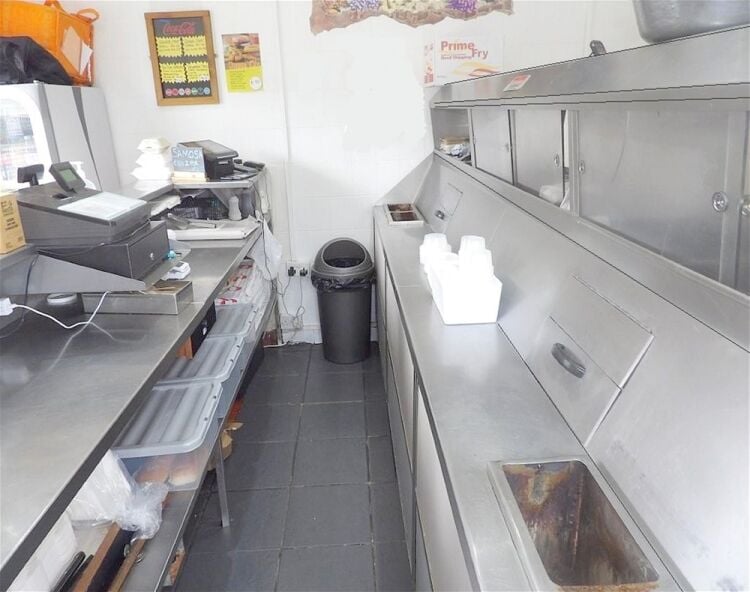 Detached fish & chip takeaway, south Leeds Photo 3