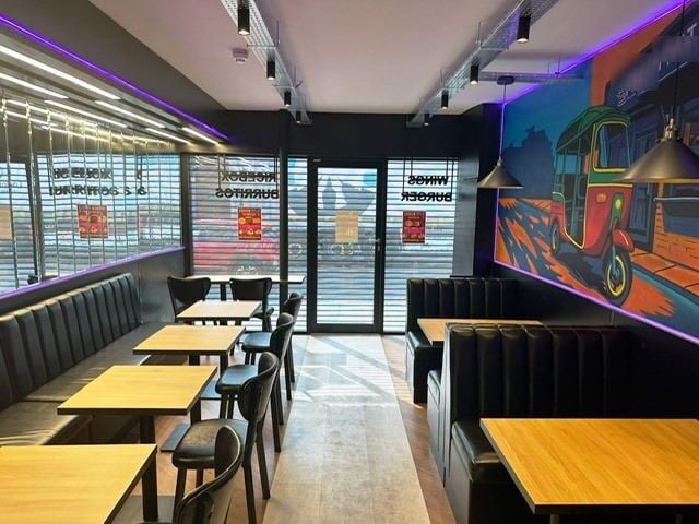 Fast Food Restaurant Renowned For Smash Burgers, Wings And Buritos for Sale Photo 3