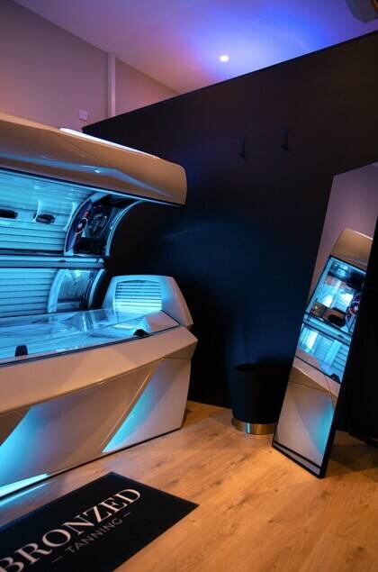 Tanning Salon in Surrey FOR SALE Photo 3