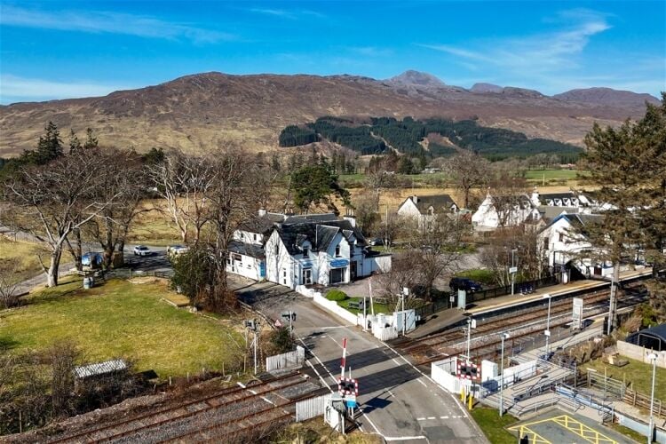 The Strathcarron Hotel Photo 3